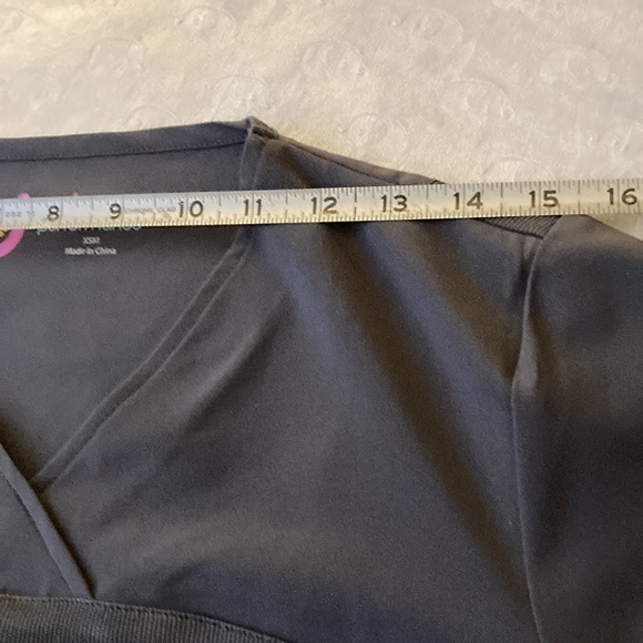 Urbane Performance Scrub Top Graphite Size XS - Picture 12 of 14